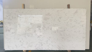 Calacatta Flowy – 380 Quartz