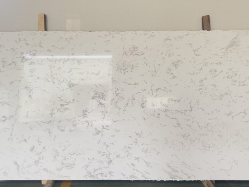 Calacatta Flowy – 380 Quartz