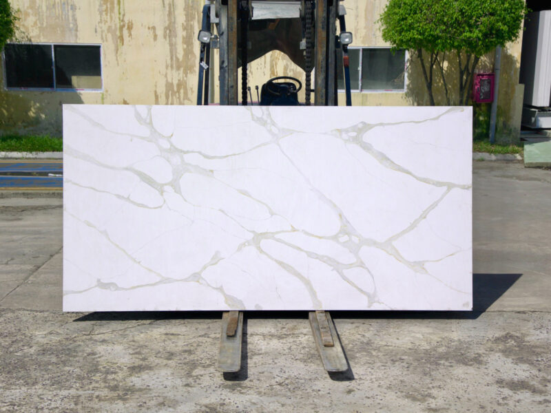 Calacatta Lava – 380 Quartz