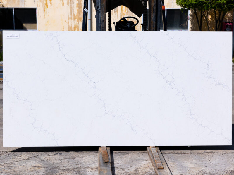 Calacatta Lavasa – 380 Quartz