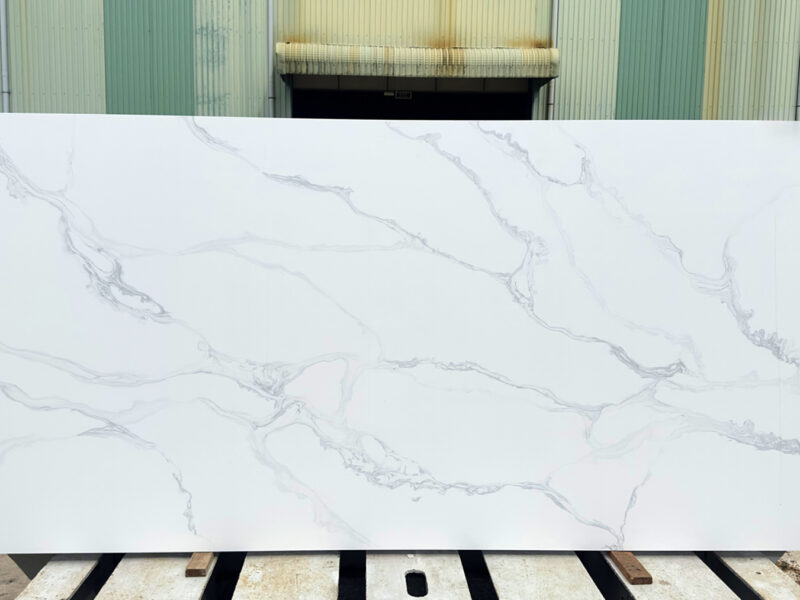 Calacatta Polaris Grey – 380 Quartz