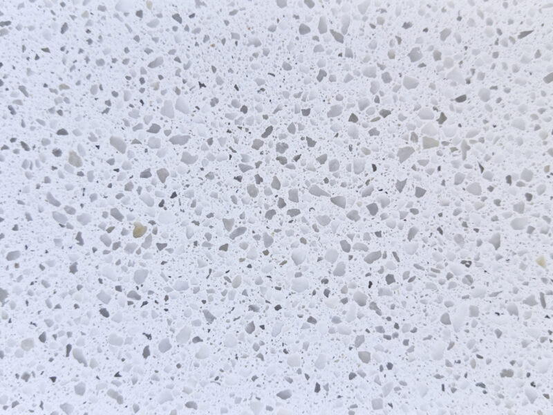 Pebble White – 380 Quartz