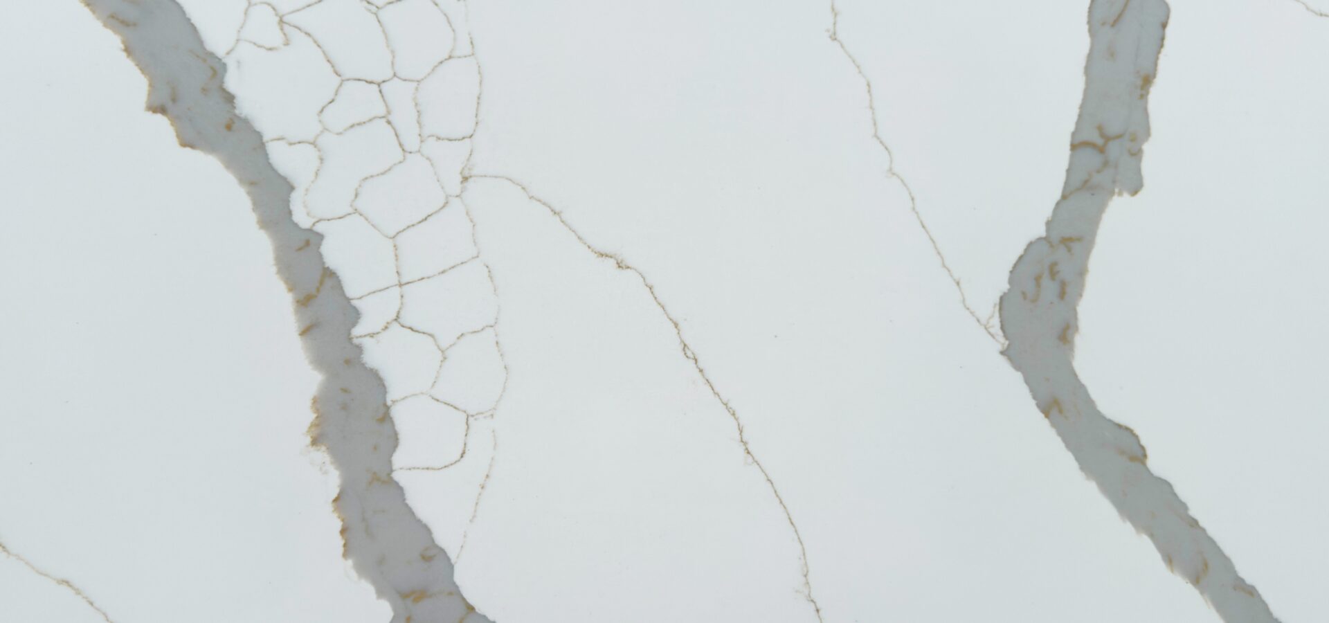 Calacatta Laza Gold – 380 Quartz